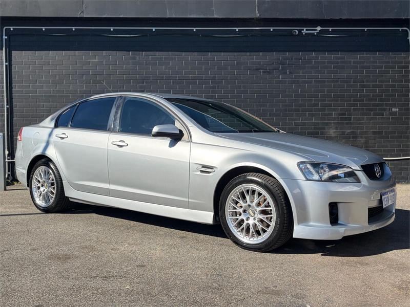 2010 Holden Commodore SV6 VE photo 3