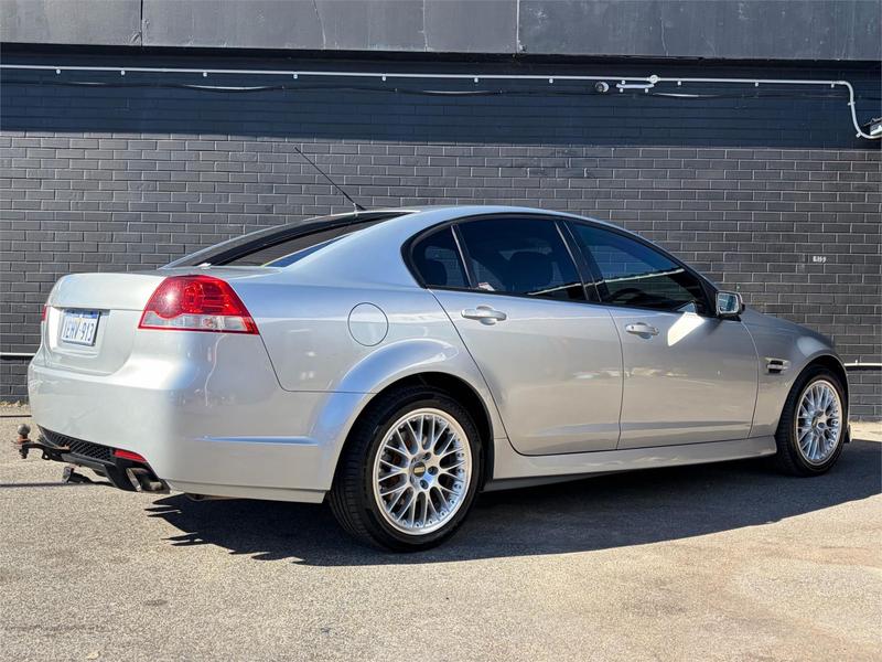2010 Holden Commodore SV6 VE photo 4