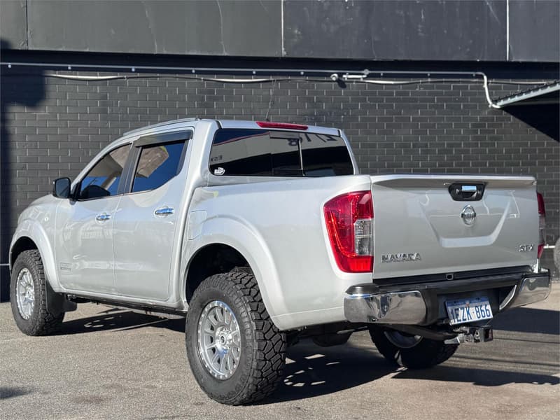2015 Nissan Navara ST (4x4) NP300 D23 4X4 photo 5