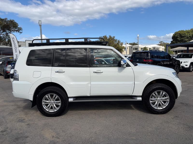 2016 Mitsubishi Pajero GLX LWB (4x4) NX MY17 photo 3