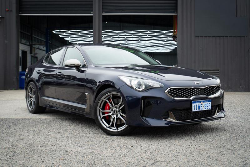 2019 Kia Stinger 330S CK photo 2