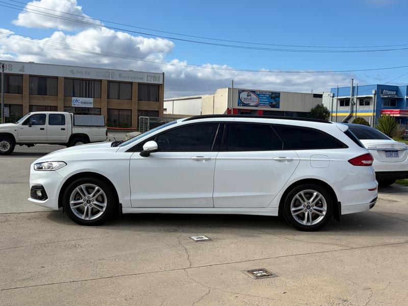 2019 Ford Mondeo Ambiente MD photo 4