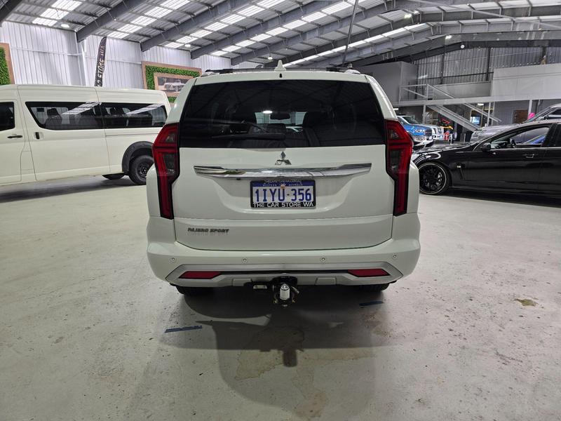 2020 Mitsubishi Pajero Sport GLS QF photo 5