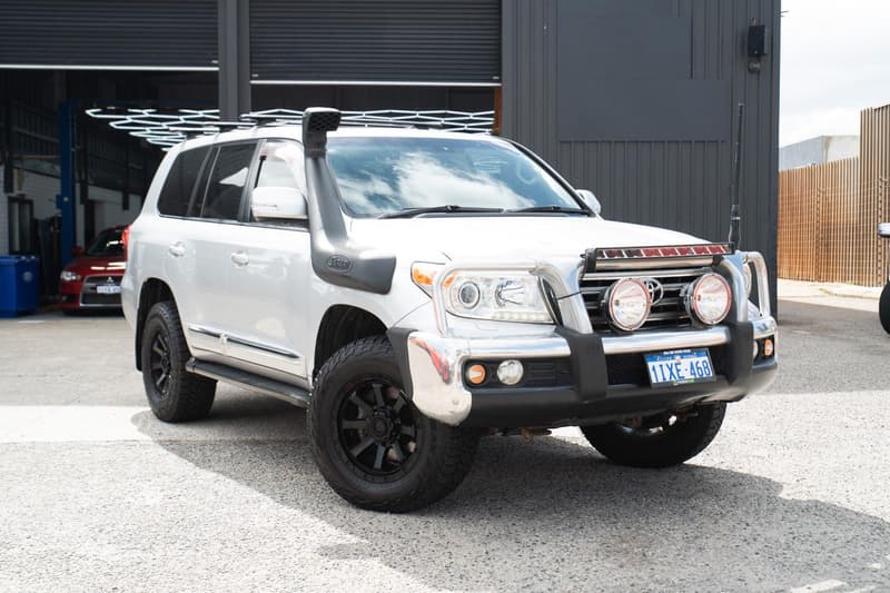 2015 Toyota Landcruiser Sahara VDJ200R photo 2