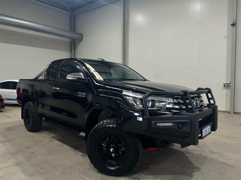 2015 Toyota Hilux SR5 GUN126R 4X4 photo 3