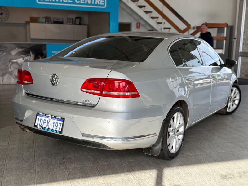 2011 Volkswagen Passat 125TDI Highline Type 3C photo 5