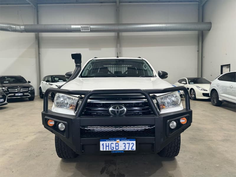 2020 Toyota Hilux SR GUN126R 4X4 photo 2
