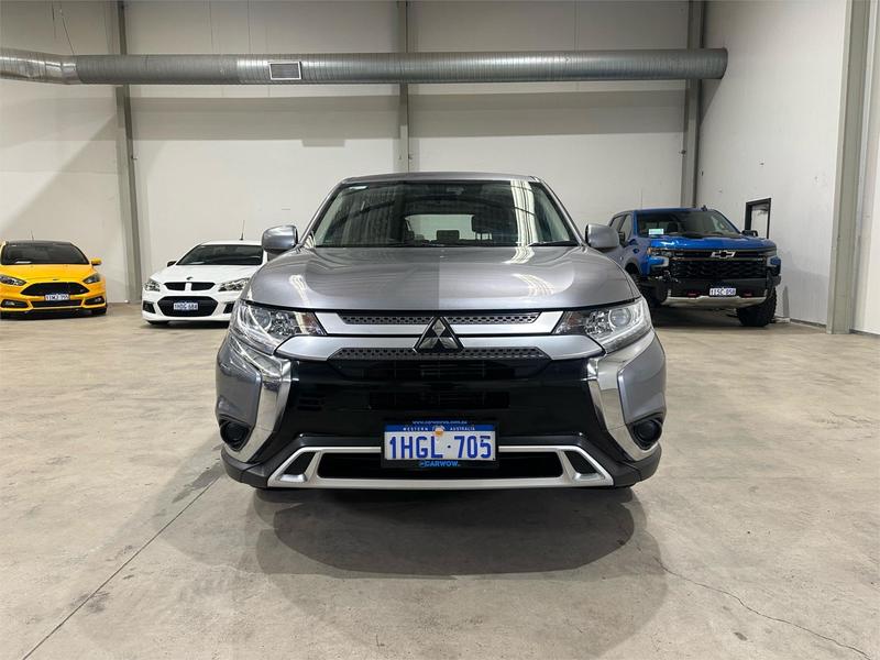 2020 Mitsubishi Outlander ES ZL photo 2