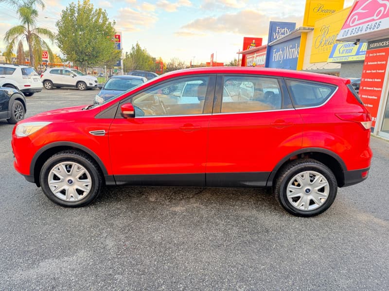 2014 Ford KUGA AMBIENTE (AWD) photo 4