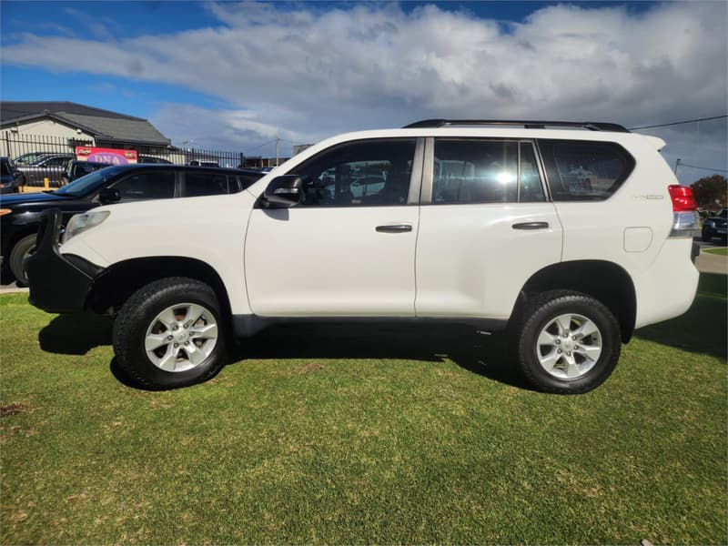 2011 Toyota Landcruiser PRADO GX (4x4) KDJ150R photo 4
