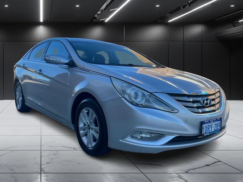 2011 Hyundai i45 Active YF photo 5