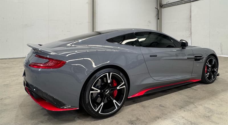 2017 Aston Martin Vanquish S photo 5