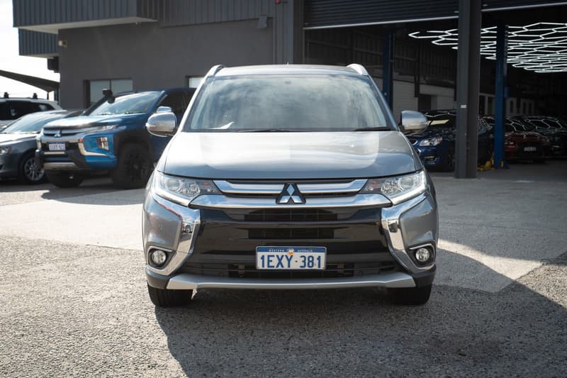 2015 Mitsubishi Outlander LS ZK photo 4