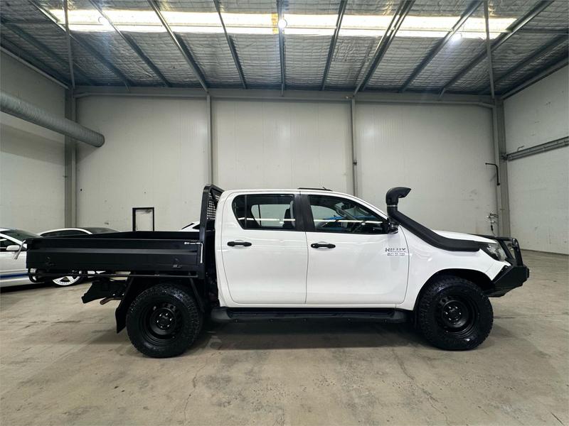 2020 Toyota Hilux SR GUN126R 4X4 photo 4