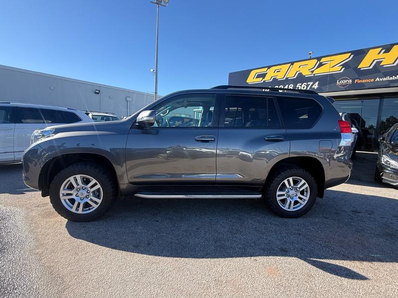 2010 Toyota LANDCRUISER PRADO KAKADU (4x4) photo 2
