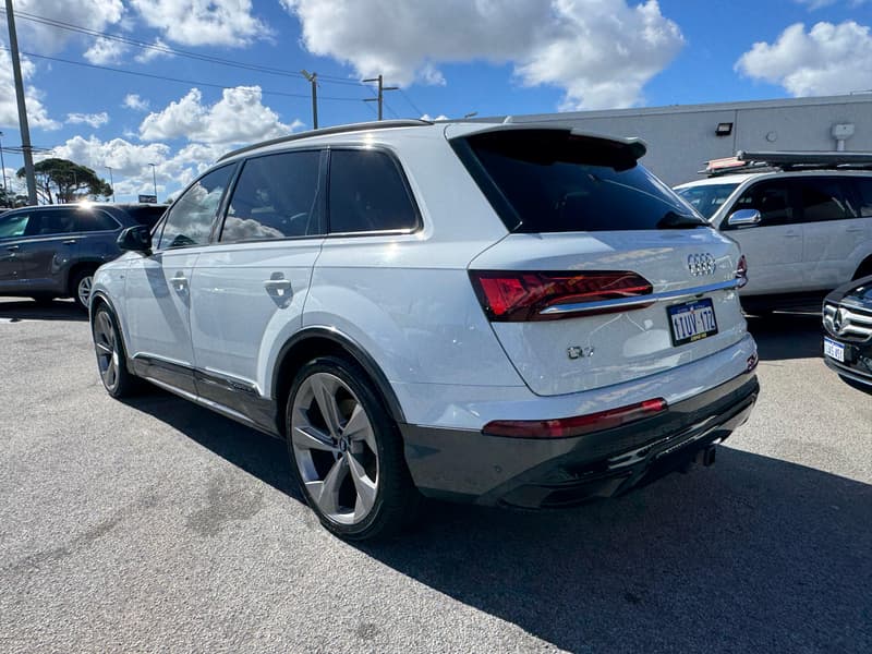 2020 Audi Q7 50 TDI S line 4M photo 3