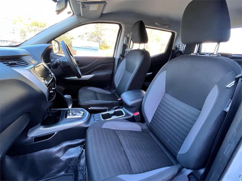 2022 Nissan Navara SL D23 Rear Wheel Drive photo 2