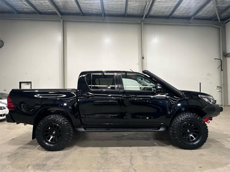 2017 Toyota Hilux SR5 GUN126R 4X4 photo 4