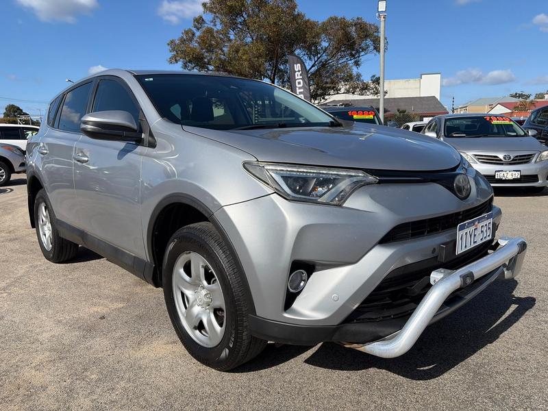 2018 Toyota RAV4 GX ZSA42R photo 2