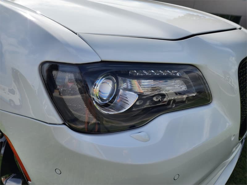 2016 Chrysler 300 SRT HYPERBLACK MY16 photo 2