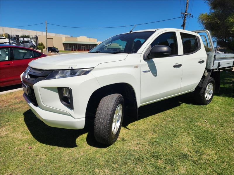 2020 Mitsubishi Triton GLX ADAS MR 4X4 photo 4