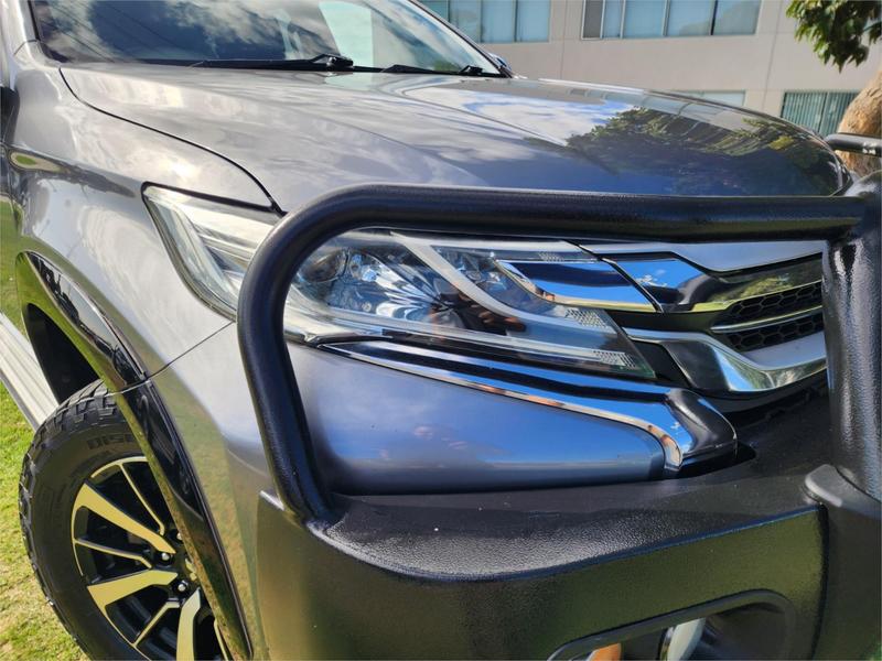 2017 Mitsubishi Pajero Sport GLS QE photo 2