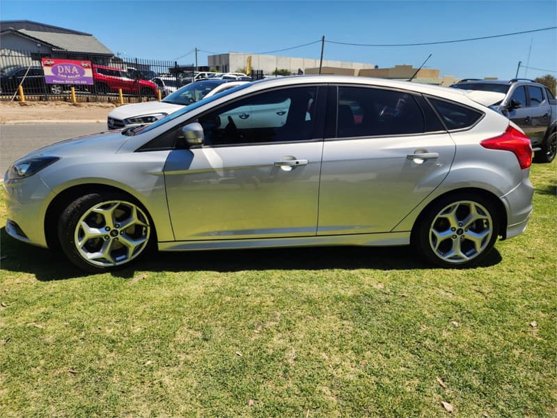 2013 Ford Focus ST LW MKII photo 5