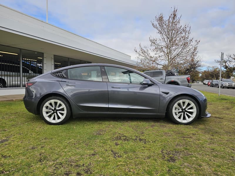 2023 Tesla Model 3 Rear-Wheel Drive Auto photo 5