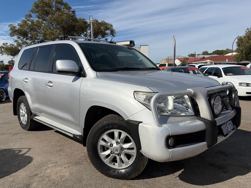 2008 Toyota Landcruiser GXL UZJ200R — primary photo