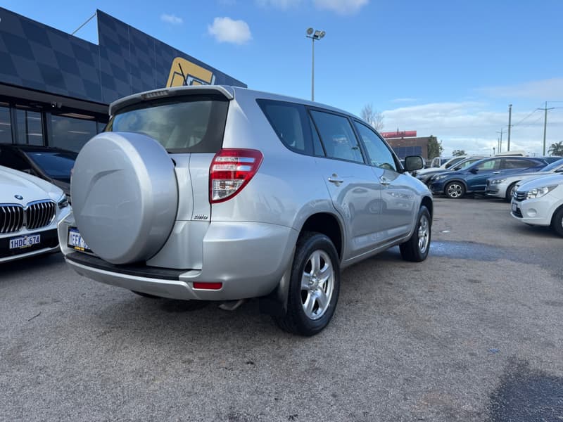 2013 Toyota RAV4 CV (4x4) Automatic  photo 3