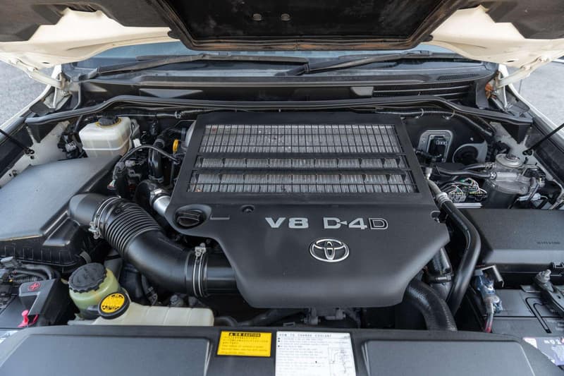 2011 Toyota Landcruiser Altitude VDJ200R photo 4
