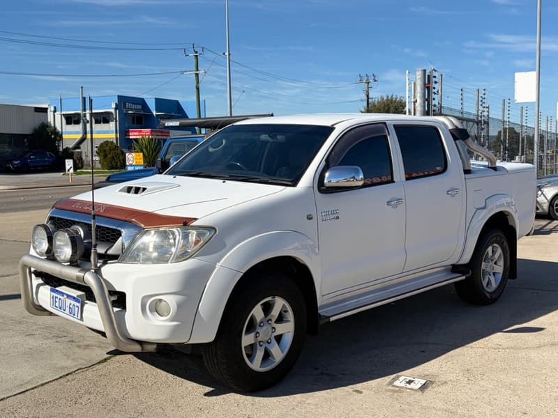 2010 Toyota Hilux KUN26R MY10 SR5 Utility Dual Cab 4dr Auto 4sp, 4x4 880kg 3.0DT All Wheel Drive photo 3