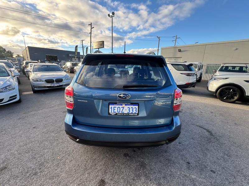 2014 Subaru Forester 2.5i S4 photo 4