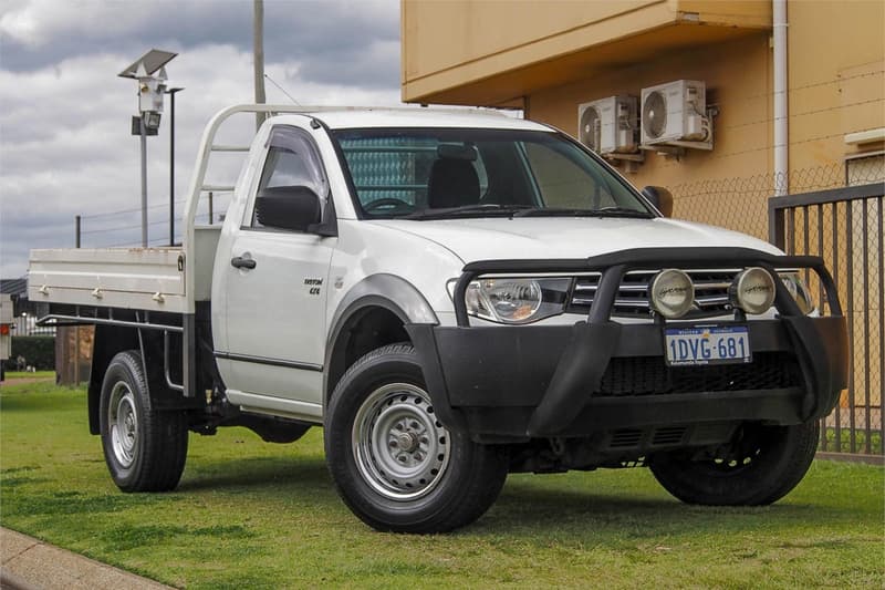 2011 Mitsubishi Triton GLX MN 4X4 — primary photo