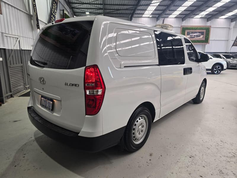 2018 Hyundai iLoad TQ4 photo 4