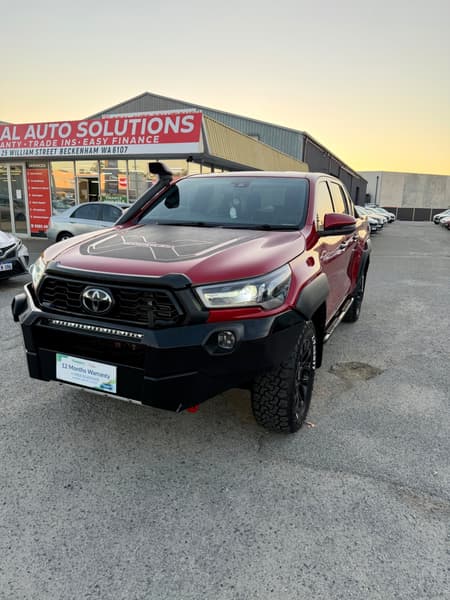 2021 Toyota HILUX RUGGED X (4x4) photo 2