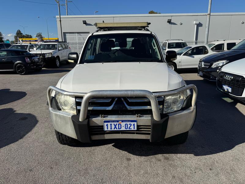 2007 Mitsubishi Pajero GLX NS photo 5
