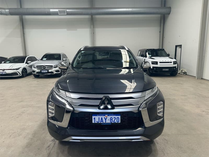 2022 Mitsubishi Pajero Sport Exceed QF photo 2