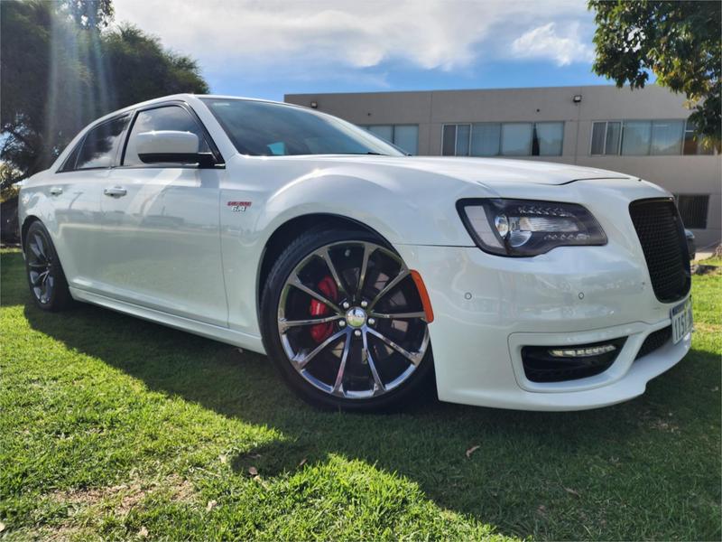 2016 Chrysler 300 SRT HYPERBLACK MY16