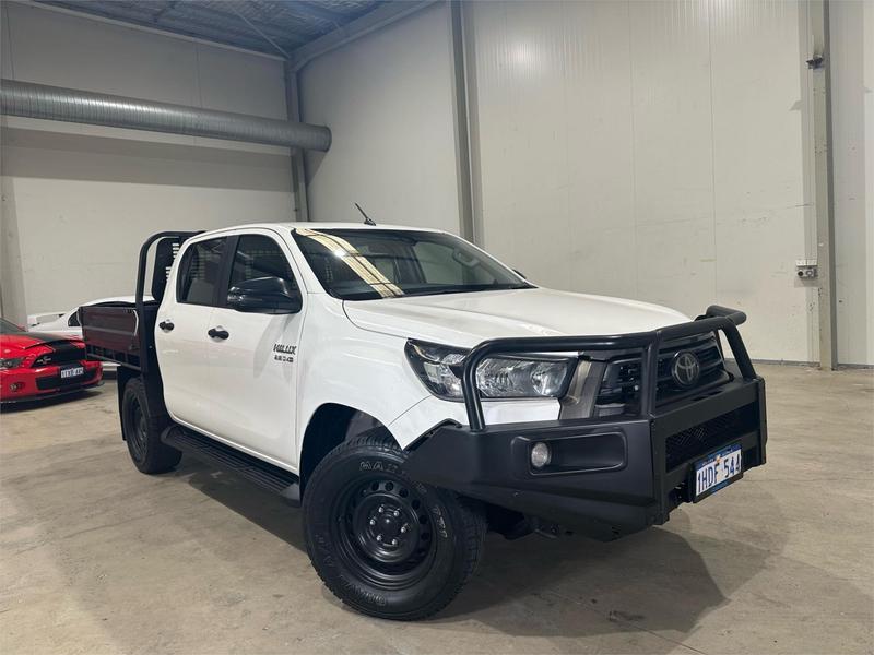 2020 Toyota Hilux SR GUN126R 4X4 photo 3