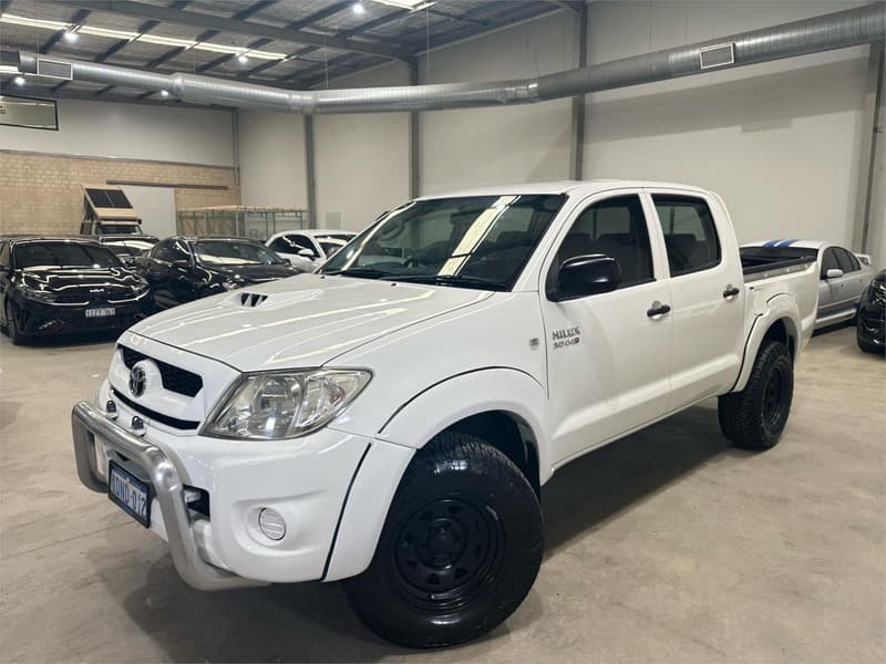 2010 Toyota Hilux SR KUN26R 4X4 — primary photo