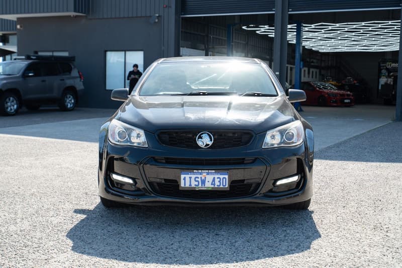 2016 Holden Commodore SV6 Black VF Series II photo 4