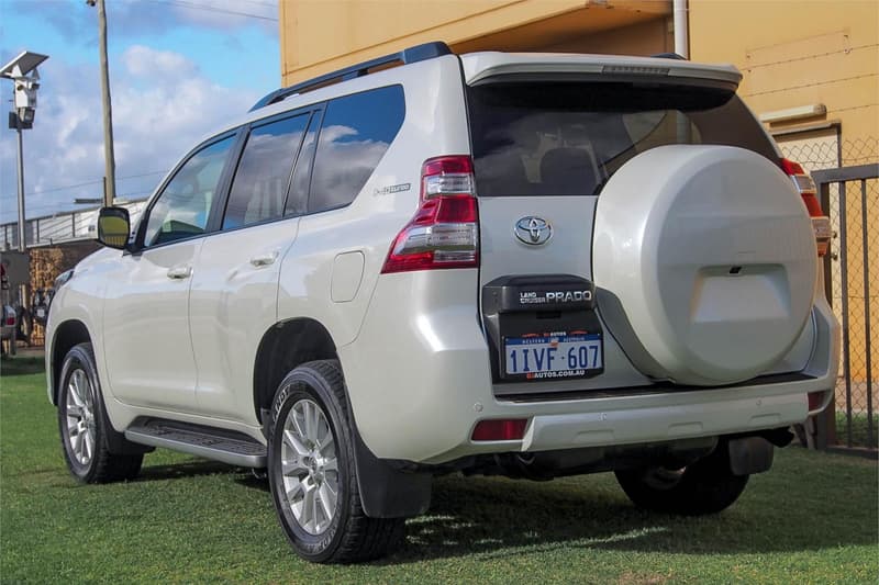 2017 Toyota Landcruiser PRADO KAKADU (4x4) GDJ150R MY16 photo 2
