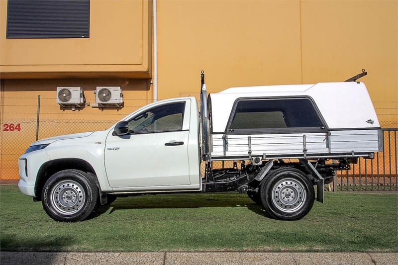 2021 Mitsubishi Triton GLX MR 4X4 photo 4