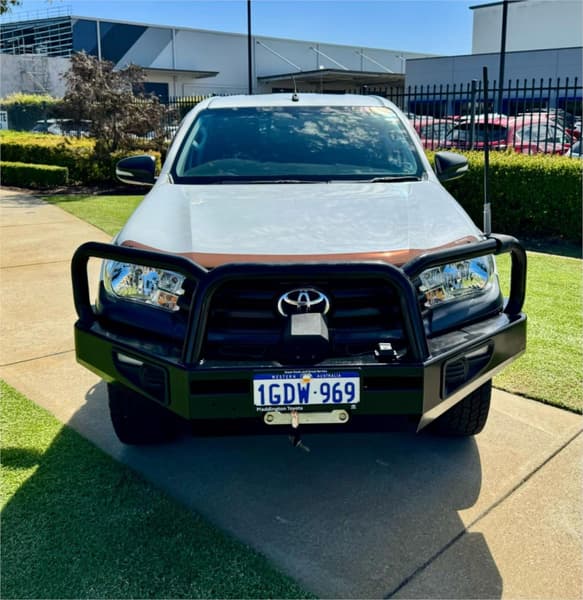 2016 Toyota Hilux WORKMATE (4x4) GUN125R 4X4 photo 4
