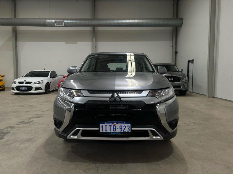 2020 Mitsubishi Outlander ES ZL photo 2