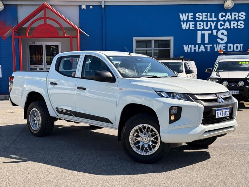 2020 Mitsubishi Triton GLX ADAS MR 4X4 — primary photo