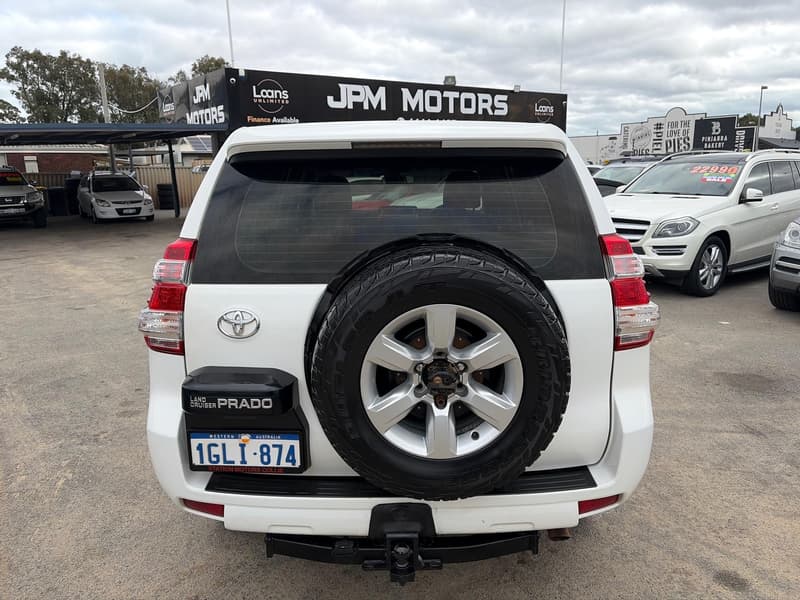 2017 Toyota Landcruiser GX VDJ200R photo 5