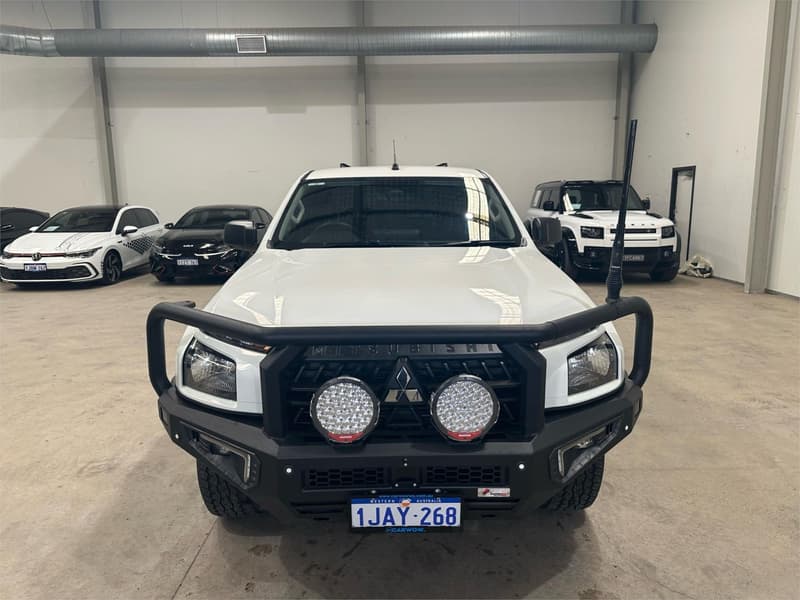 2025 Mitsubishi Triton GLX+ MV 4X4 photo 2