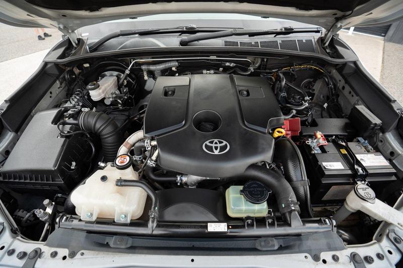 2018 Toyota Hilux SR5 GUN126R 4X4 photo 4